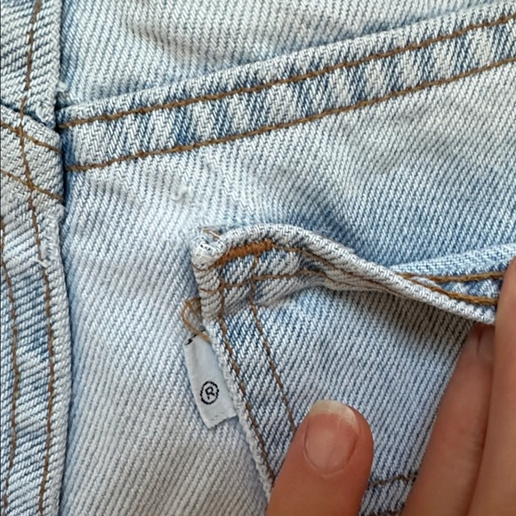 Vintage Levi's Women’s 913 Slim Fit Petite Light Wash Size 6 - Picture 8 of 11